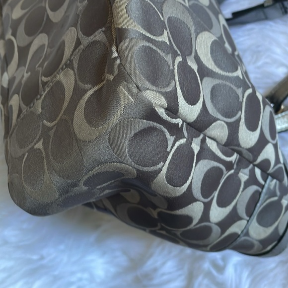 Authentic Coach shoulder bag - Picture 8 of 17